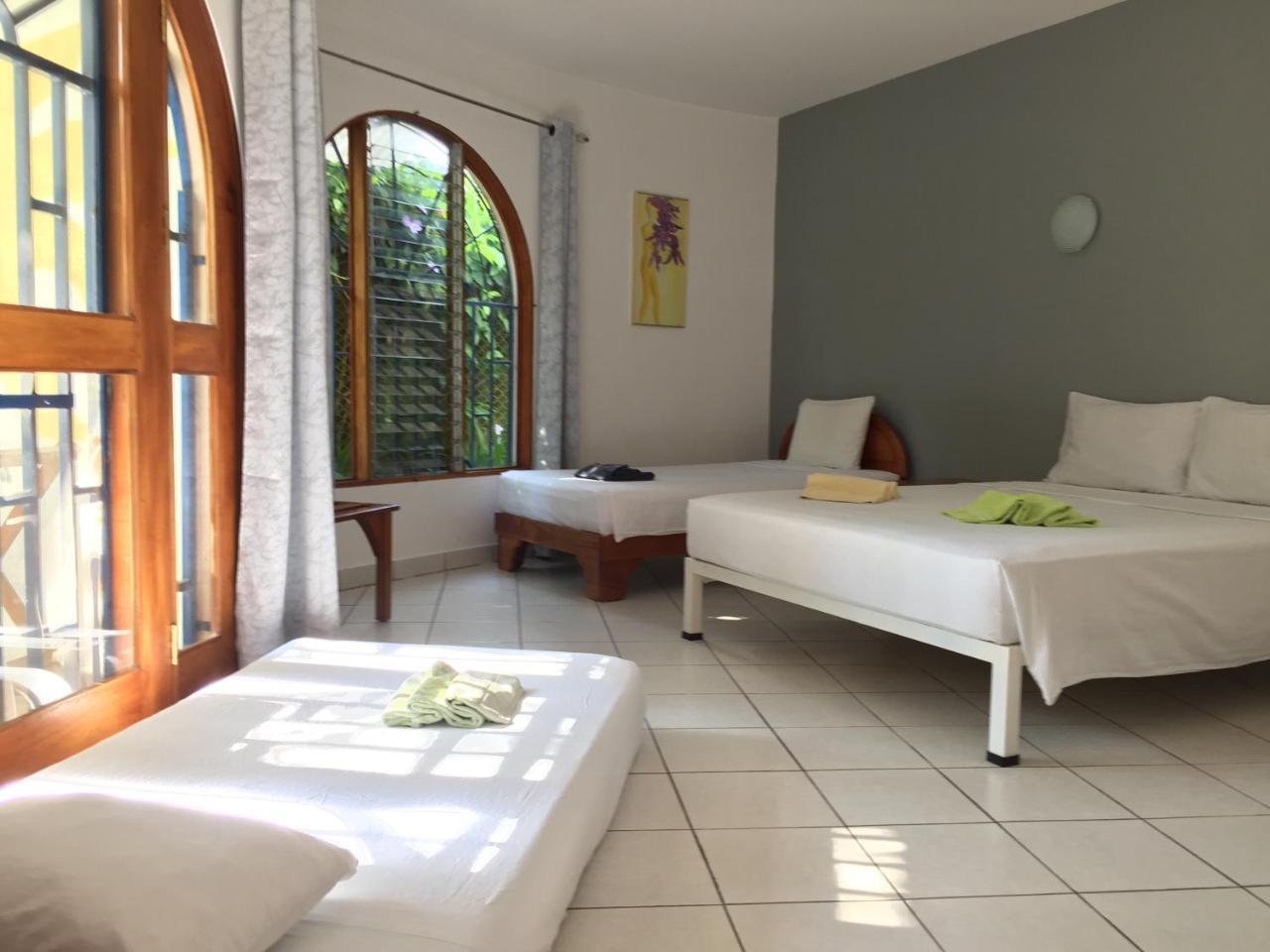 La Perlita Bed and Breakfast Jacó Εξωτερικό φωτογραφία